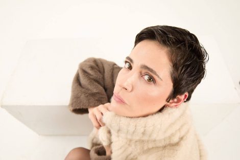 لوك جديد يلفت الأنظار… إسراء شينغونالب تقص شعرها من أجل مسلسل A.B.İ.